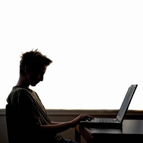 Ciudadanía digital y de otro tipo: la responsabilidad es de nuestros estudiantes y de nosotros mismos. Ciudadanía digital y de otro tipo: la responsabilidad es de nuestros estudiantes y de nosotros mismos.