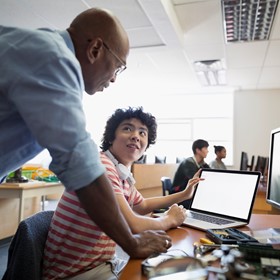Pesar en las Normas ISTE para Administradores Pesar en las Normas ISTE para Administradores