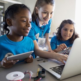 Preparando a los estudiantes para un mundo impulsado por la inteligencia artificial.