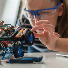 A delicate balance: Exploring the relationship between educators and edtech companies A delicate balance: Exploring the relationship between educators and edtech companies