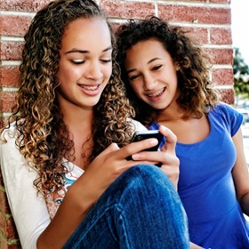 6 ways to help students manage their smartphones