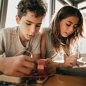 Innovative Designer standard opens the door to students' ' imaginative, creative energy Innovative Designer standard opens the door to students' ' imaginative, creative energy